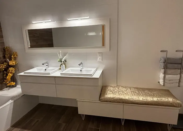 Maison 3 *